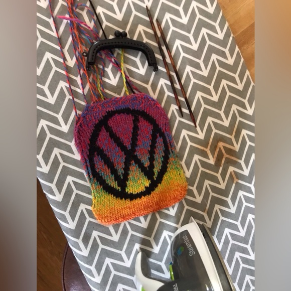 Handmade Knit NOT Officially Licensed Car Emblem Snap Coin Purse Wallet Fan Art - Picture 9 of 10